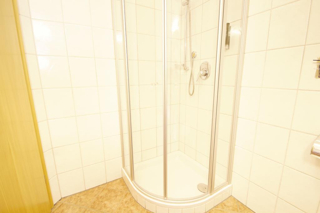 Brotzeit-Stadl Gbr Hotell Bad Staffelstein Rum bild